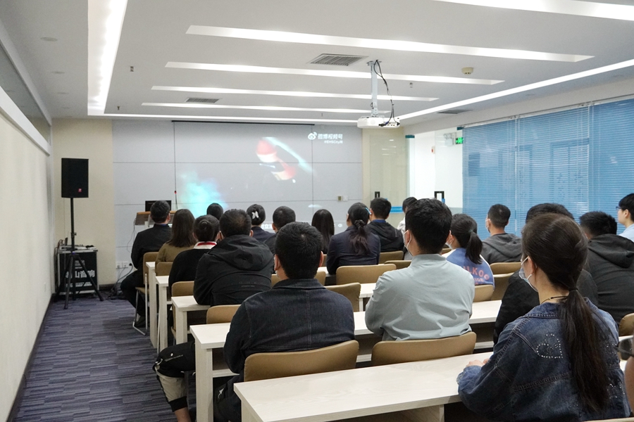 一切为了劳动者健康：都成组织开展《职业病防治法》培训活动